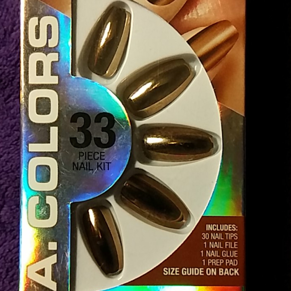 Spectacular Glimmery chip proof gold Nails w/ glue